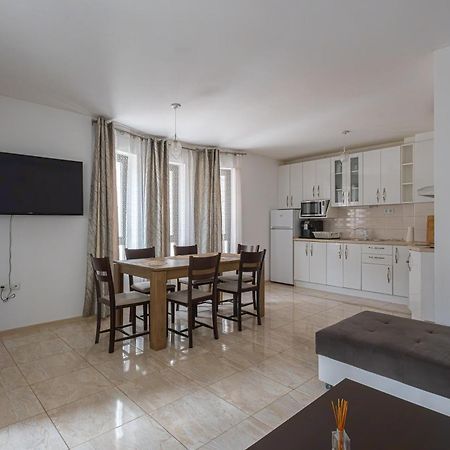 Sea Garden Marina 2 Apartment Varna Esterno foto