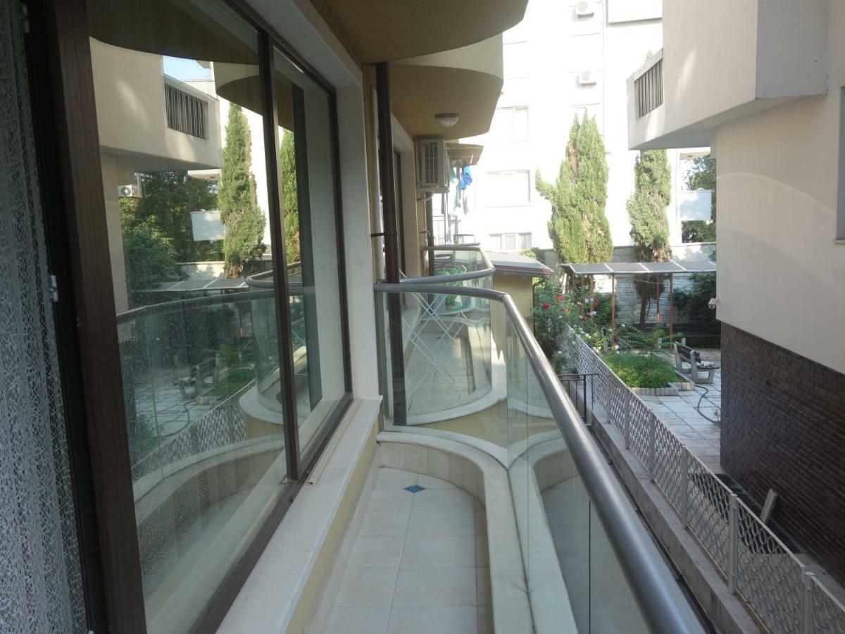 Sea Garden Marina 2 Apartment Varna Esterno foto